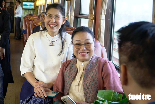 Foreign ambassadors explore Vietnam’s tea culture on heritage train journey - Ảnh 3.