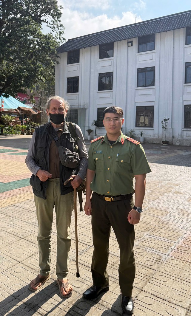 Vietnam police help distressed Spanish tourist return home safely - Ảnh 1.