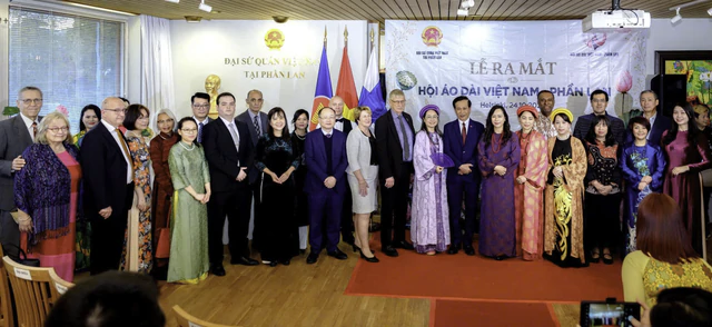 Vietnamese community establishes 'ao dai' association in Finland - Ảnh 2.