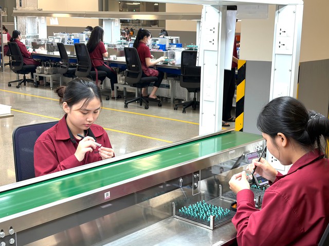 After US-China tariff deal, will orders shift away from Vietnam?- Ảnh 1.