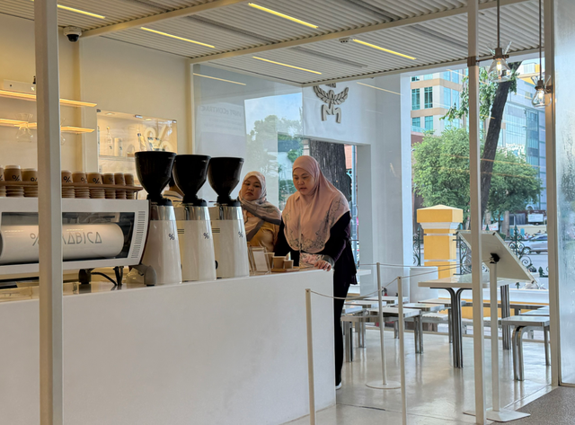 Ho Chi Minh City ranks among world's top 10 coffee destinations - Ảnh 1.