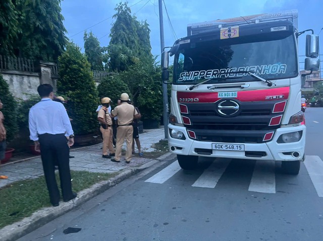 HCMC police bust banned-substance pig fattening ring, more than 10,000 tons of pork sold - Ảnh 1.
