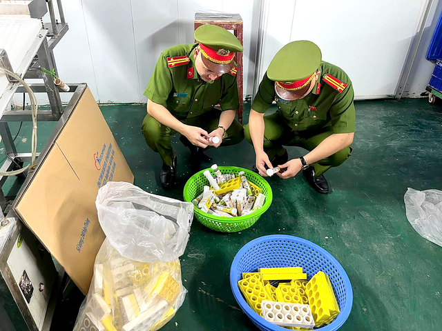 Vietnamese pharma firm director held over 1.2mn fake effervescent tablets - Ảnh 1.