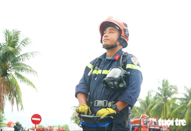 Super firefighting robot joins fire drill at 50-story Da Nang hotel- Ảnh 10.