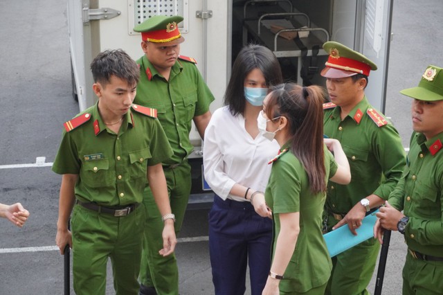 Public road stunts foreigners should avoid while in Vietnam - Ảnh 5.