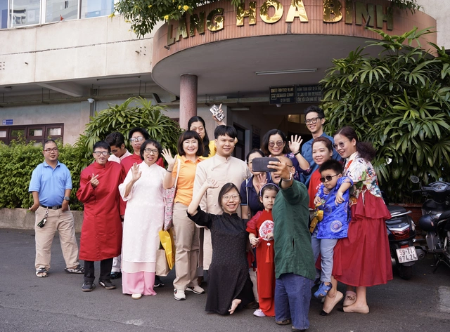 Tết cho em 2026 mang hơi ấm yêu thương đến làng Hòa Bình- Ảnh 9.