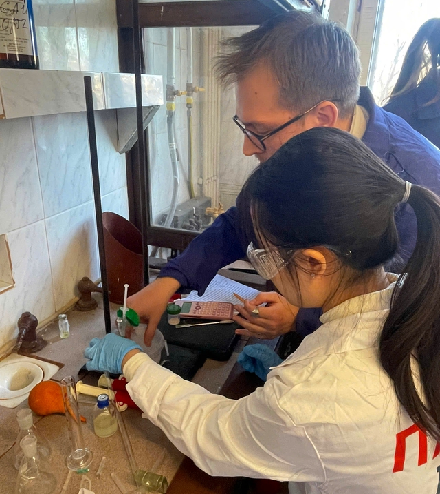 Vietnam wins 1 gold, 2 bronzes at International Project Chemistry Olympiad in Russia- Ảnh 1. Vietnam wins 1 gold, 2 bronzes at International Project Chemistry Olympiad in Russia- Ảnh 1.