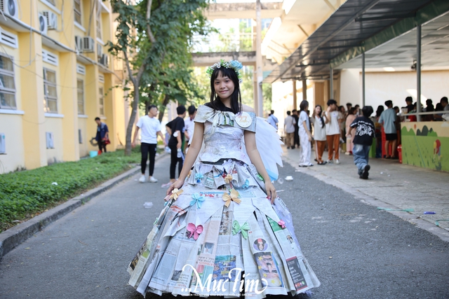 Sàn diễn thời trang tái chế gây chú ý Hội xuân Trường THCS Lương Định Của- Ảnh 11.