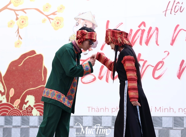 Khi Tết được làm nên từ bàn tay của những ‘nghệ nhân học trò’- Ảnh 10.