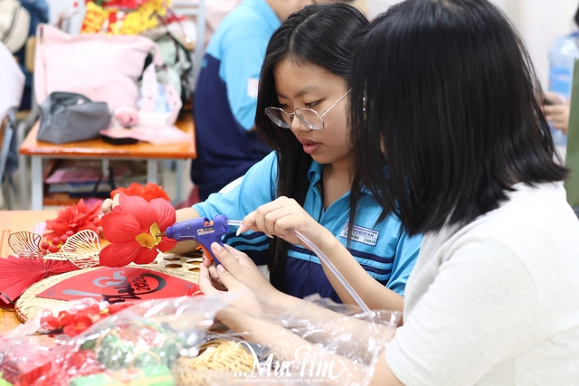 Khi Tết được làm nên từ bàn tay của những ‘nghệ nhân học trò’- Ảnh 18.