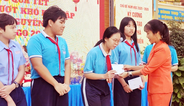 Không khí hội xuân tưng bừng ở các trường những ngày cuối năm- Ảnh 2.