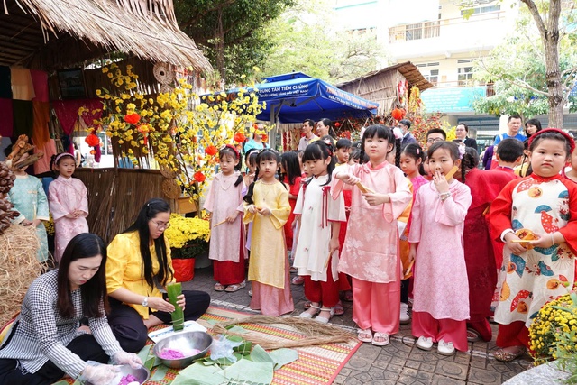 Không khí Tết sớm đầy hứng khởi tại các trường học ở Cần Thơ- Ảnh 5.