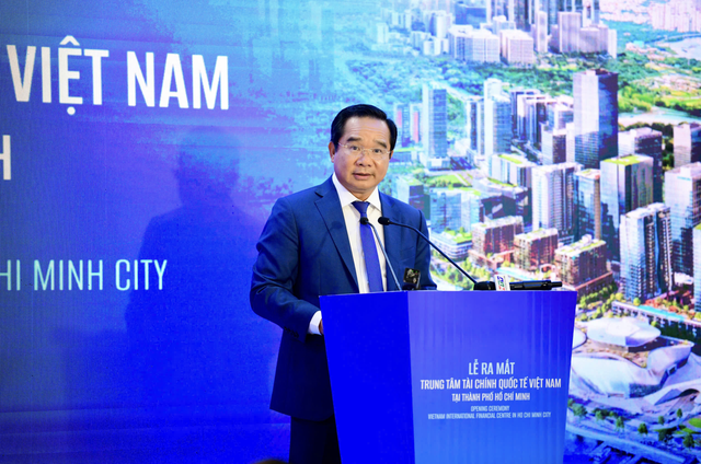 Ho Chi Minh City officially opens int’l financial center
- Ảnh 1.