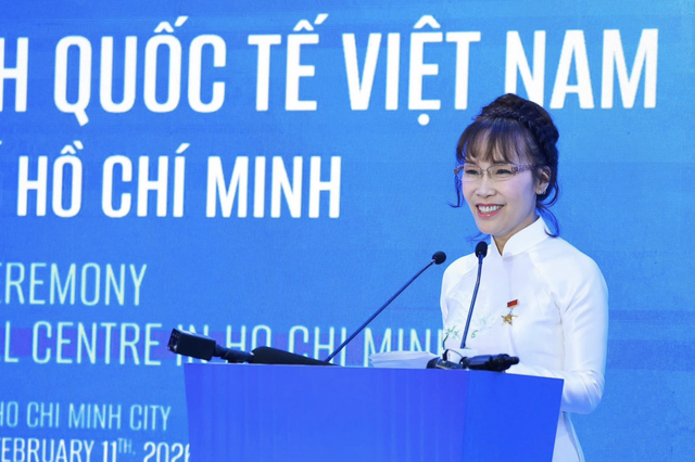 Ho Chi Minh City officially opens int’l financial center
- Ảnh 4.