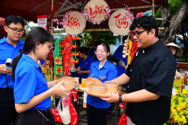 Sôi động Ngày hội Xuân và Tuổi trẻ phường Tân Định- Ảnh 1.
