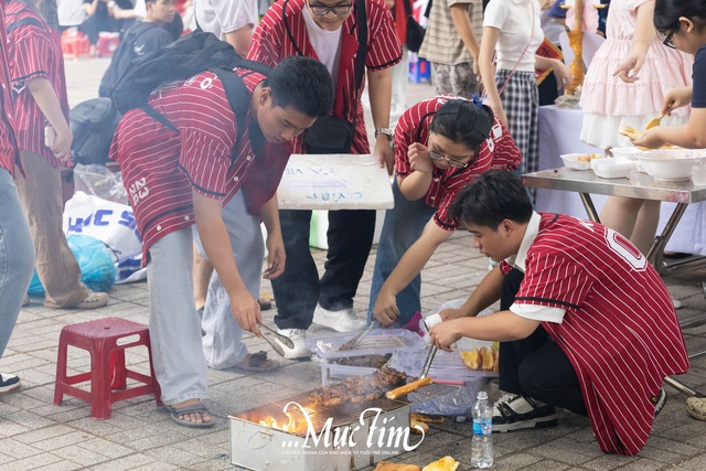 ‘Cháy’ sạch hơn 5.000 vé, hội xuân học trò rộn ràng như một phiên chợ Tết- Ảnh 28.