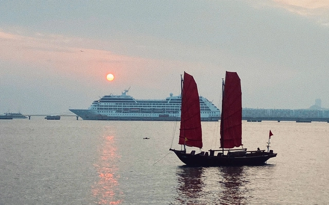 Traditional junks return to Vietnam’s Ha Long Bay, stir memories, tourism hopes- Ảnh 3.