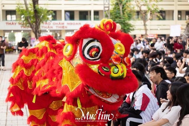 ‘Cháy’ sạch hơn 5.000 vé, hội xuân học trò rộn ràng như một phiên chợ Tết- Ảnh 10.
