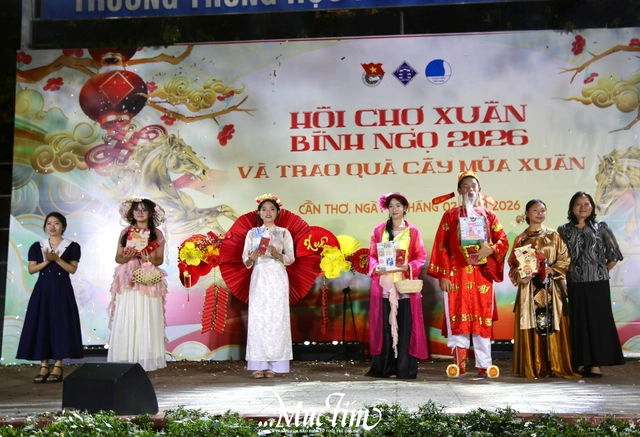 ‘Quẩy’ hết mình cùng Hội xuân Trường THPT Châu Văn Liêm (Cần Thơ)- Ảnh 13.