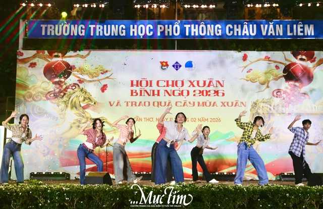 ‘Quẩy’ hết mình cùng Hội xuân Trường THPT Châu Văn Liêm (Cần Thơ)- Ảnh 9.