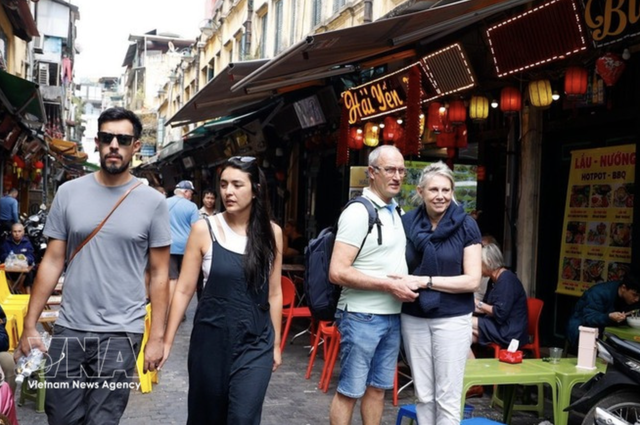 Hanoi capital honored with 4 top Tripadvisor awards - Ảnh 1.