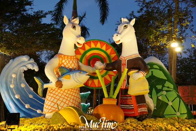 Ngựa đỏ tung vó, ngựa kéo xe hoa tại Đắk Lắk hút khách tham quan- Ảnh 3.