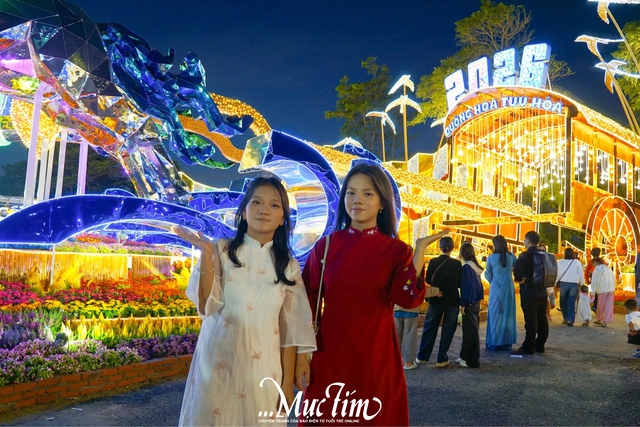 Ngựa đỏ tung vó, ngựa kéo xe hoa tại Đắk Lắk hút khách tham quan- Ảnh 6.