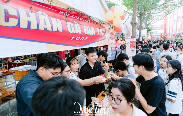 Học sinh Trường Trung học Thực hành Sài Gòn gói bánh chưng, gửi trọn yêu thương ngày Tết - Ảnh 31.