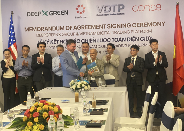 A quiet bridge: Linking Vietnam and the world- Ảnh 1.