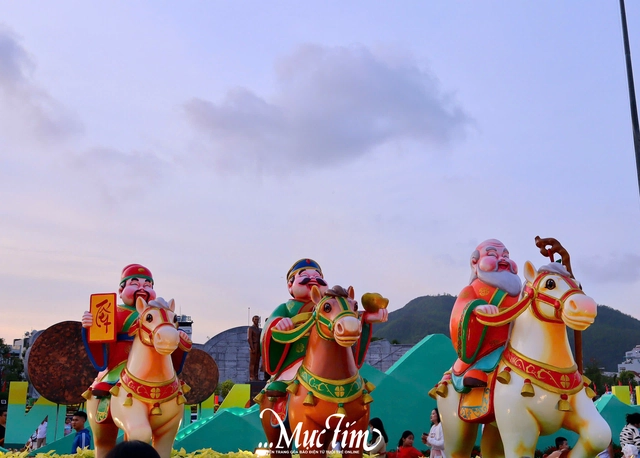 Check-in ngay cụm linh vật ngựa đang 'viral' ở Quy Nhơn (Gia Lai)- Ảnh 15.