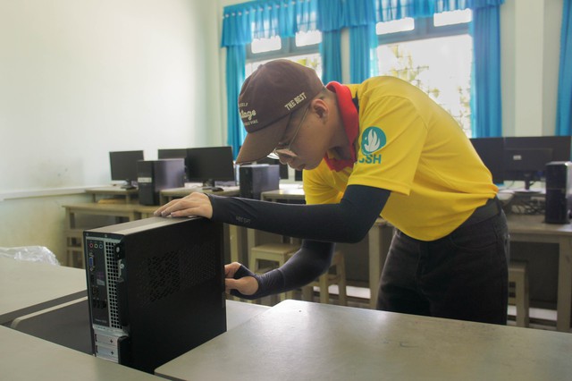 Sinh viên Nhân văn mang xuân yêu thương đến Vĩnh Long - Ảnh 2.