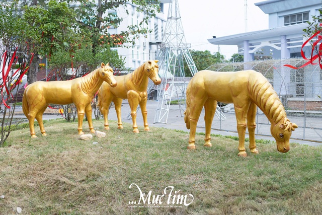 Say hi linh vật ngựa vàng tại phường Long Thuận, Đồng Tháp- Ảnh 5.