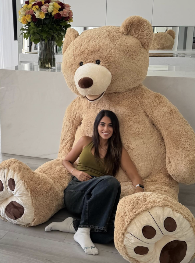 Messi tặng vợ gấu bông khổng lồ dịp Valentine
- Ảnh 3.