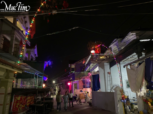 Người trẻ chuẩn bị đón năm mới Bính Ngọ: bận rộn mà vui- Ảnh 3. Người trẻ chuẩn bị đón năm mới Bính Ngọ: bận rộn mà vui- Ảnh 3.