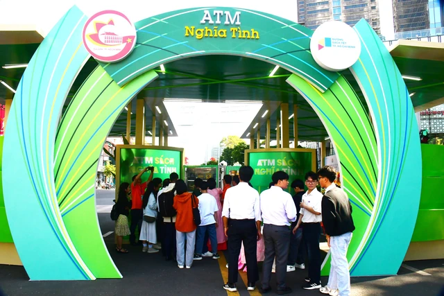 Khám phá ATM lì xì sách tại Đường sách Tết Bính Ngọ- Ảnh 3.