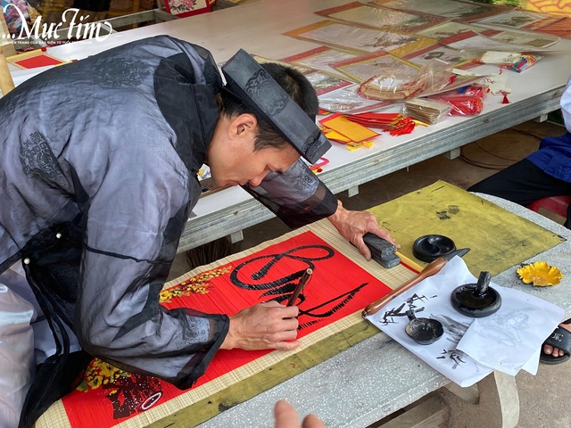 Người người xúng xính du xuân mùng 1 Tết- Ảnh 2.