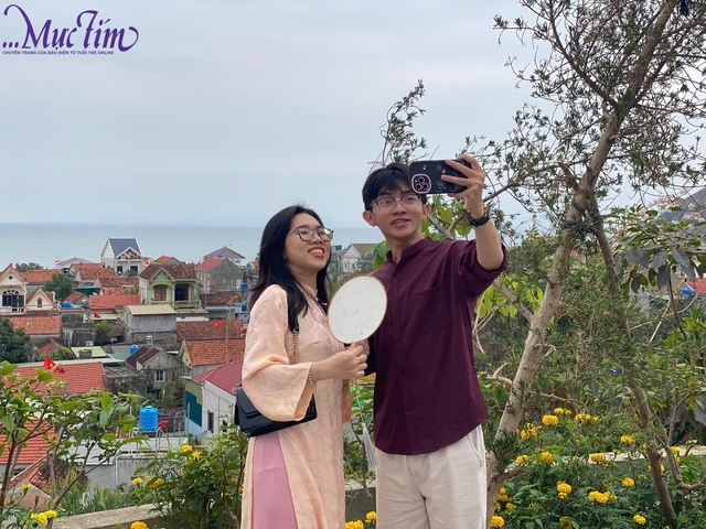 Người người xúng xính du xuân mùng 1 Tết- Ảnh 3.