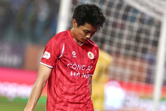 Vietnam’s Dinh Bac receives Asian U23 Golden Boot as late goal ruled out in V.League 1 win- Ảnh 7.