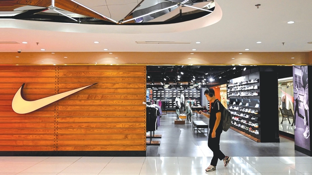 Vietnam’s high-income ambition by 2045 seen as achievable but challenging: Fulbright scholar - Ảnh 1.