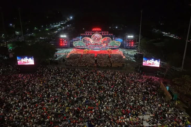 Lên núi Bà Đen, 'nóc nhà' Nam Bộ, ngắm hoa tulip khoe sắc- Ảnh 3.