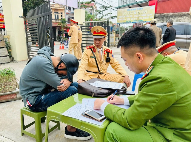 Vietnam Lunar New Year traffic accidents fall 29%, deaths down 23%- Ảnh 2. Vietnam Lunar New Year traffic accidents fall 29%, deaths down 23%- Ảnh 2.