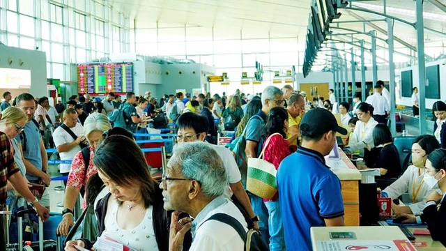 Air tickets to Ho Chi Minh City remain scarce, expensive after Tet- Ảnh 2. Air tickets to Ho Chi Minh City remain scarce, expensive after Tet- Ảnh 2.