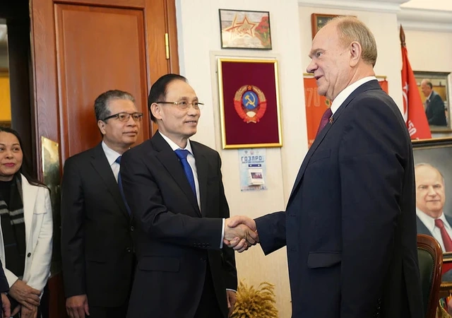 Vietnam special envoy meets leaders of Russia’s major parties - Ảnh 1.