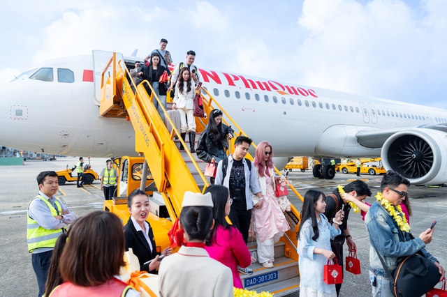Sun PhuQuoc Airways launches Hanoi, Ho Chi Minh City-Da Nang routes- Ảnh 2. Sun PhuQuoc Airways launches Hanoi, Ho Chi Minh City-Da Nang routes- Ảnh 2.