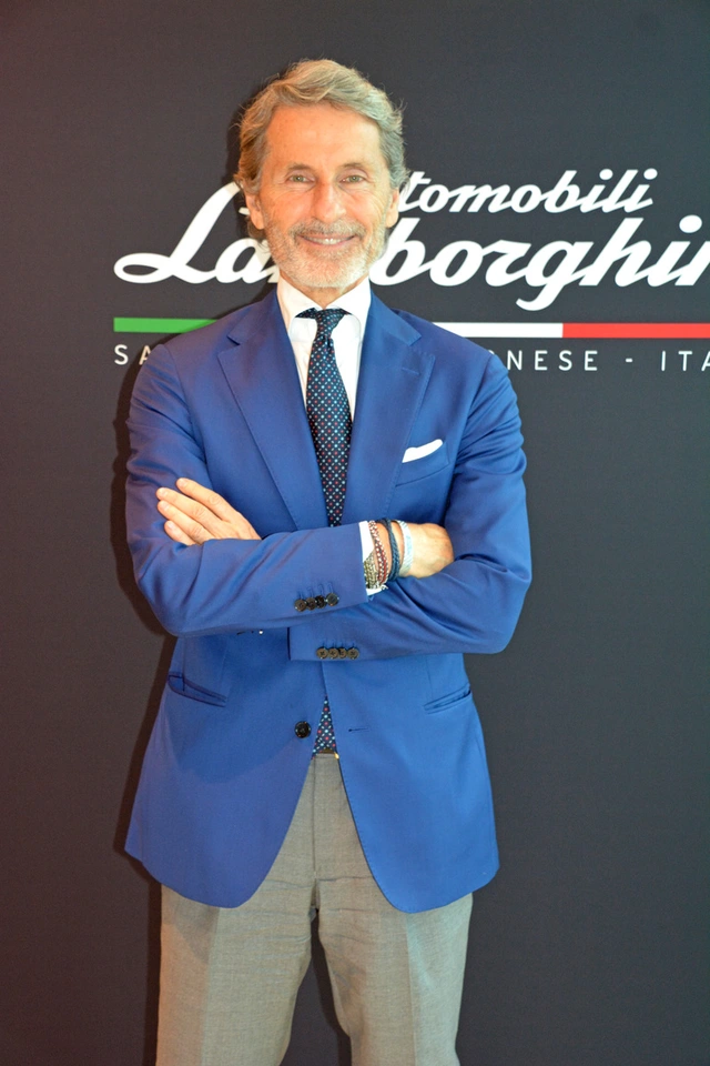 Lamborghini to withdraw current EV launch plan - Ảnh 1.