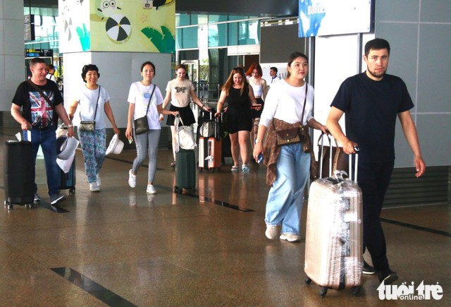 Vietnam airport, vendors cite costs after $14 ‘pho’ complaint prompts review- Ảnh 1.