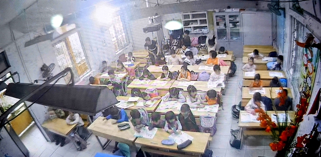 Vietnamese teacher temporarily removed after allegation of forcing student to ‘lick the ground’ - Ảnh 1.