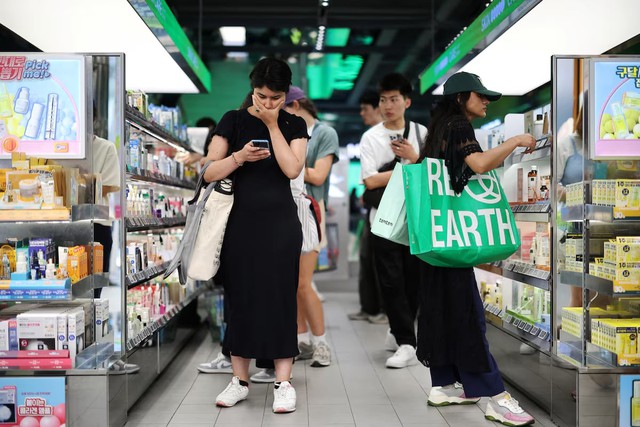 South Korea consumer inflation eases to five-month low- Ảnh 1. South Korea consumer inflation eases to five-month low- Ảnh 1.