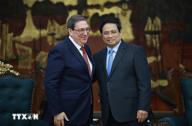 Vietnamese top leaders receive special envoy of Cuban Party and State - Ảnh 2.