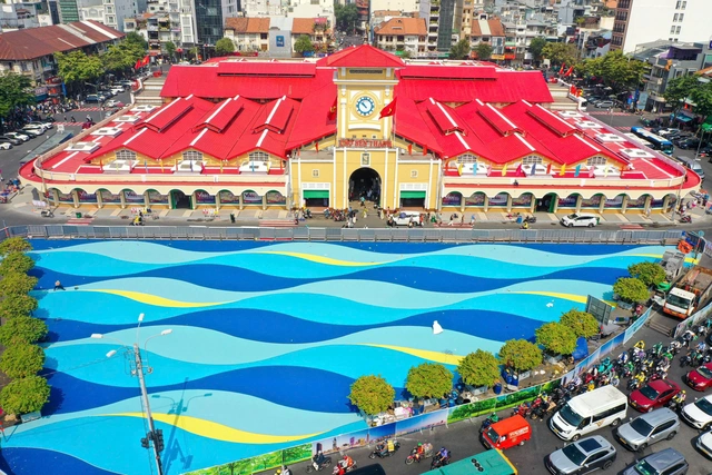 Ho Chi Minh City agencies differ on Ben Thanh Market, Turtle Lake renovations- Ảnh 1.